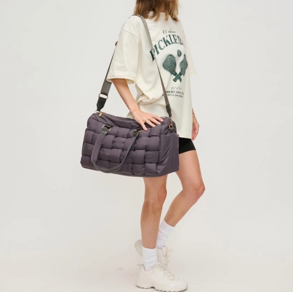 #62184 MOST FABULOUS CHIC BOHO GETAWAY WOVEN NYLON DUFFLE BAG - Picture 3 of 8